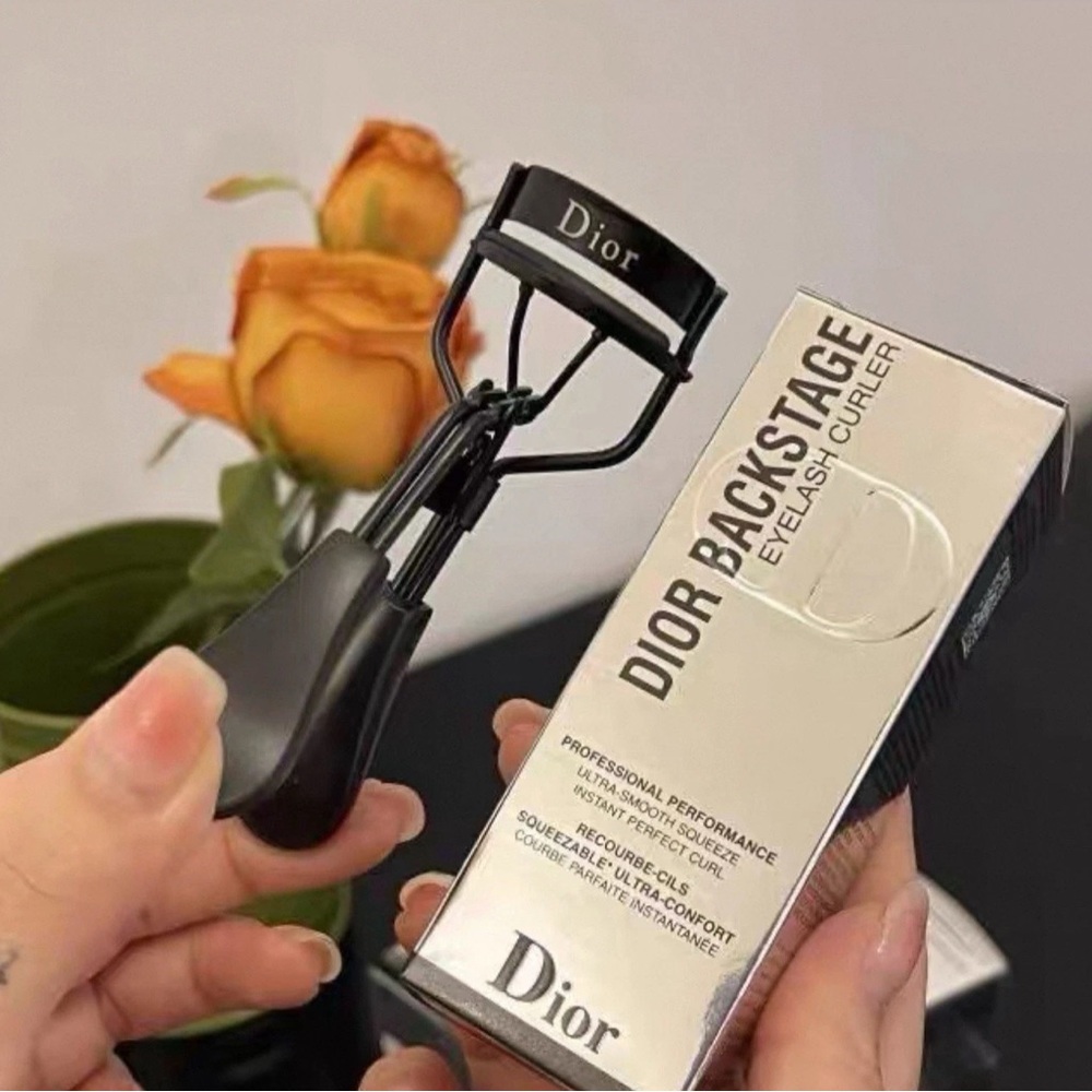 D Black Eyelash Curler